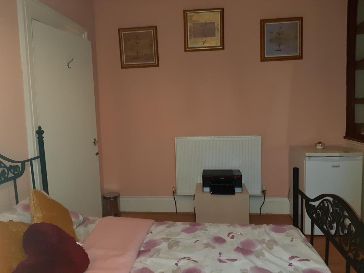 Phoenix Nights Guest House Barrow-in-Furness Екстериор снимка